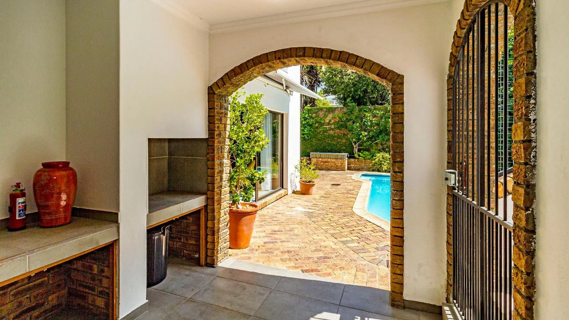 5 Rembrandt Guesthouse Somerset West