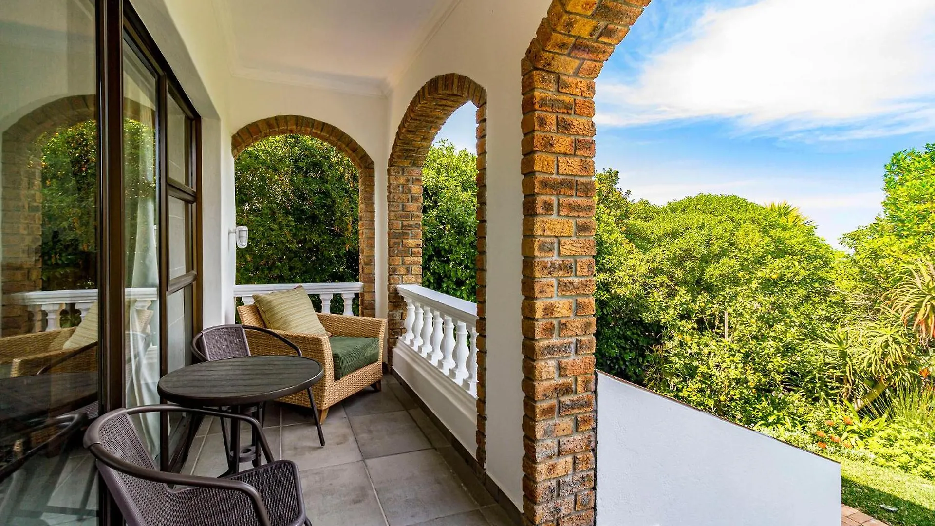 5 Rembrandt Guesthouse Somerset West 0*,  South Africa