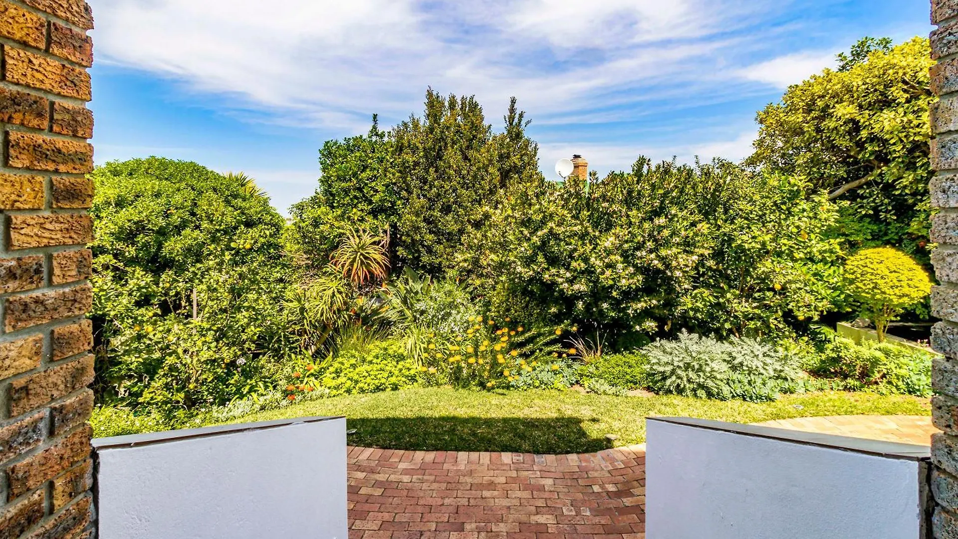 5 Rembrandt Guesthouse Somerset West 0*,  South Africa
