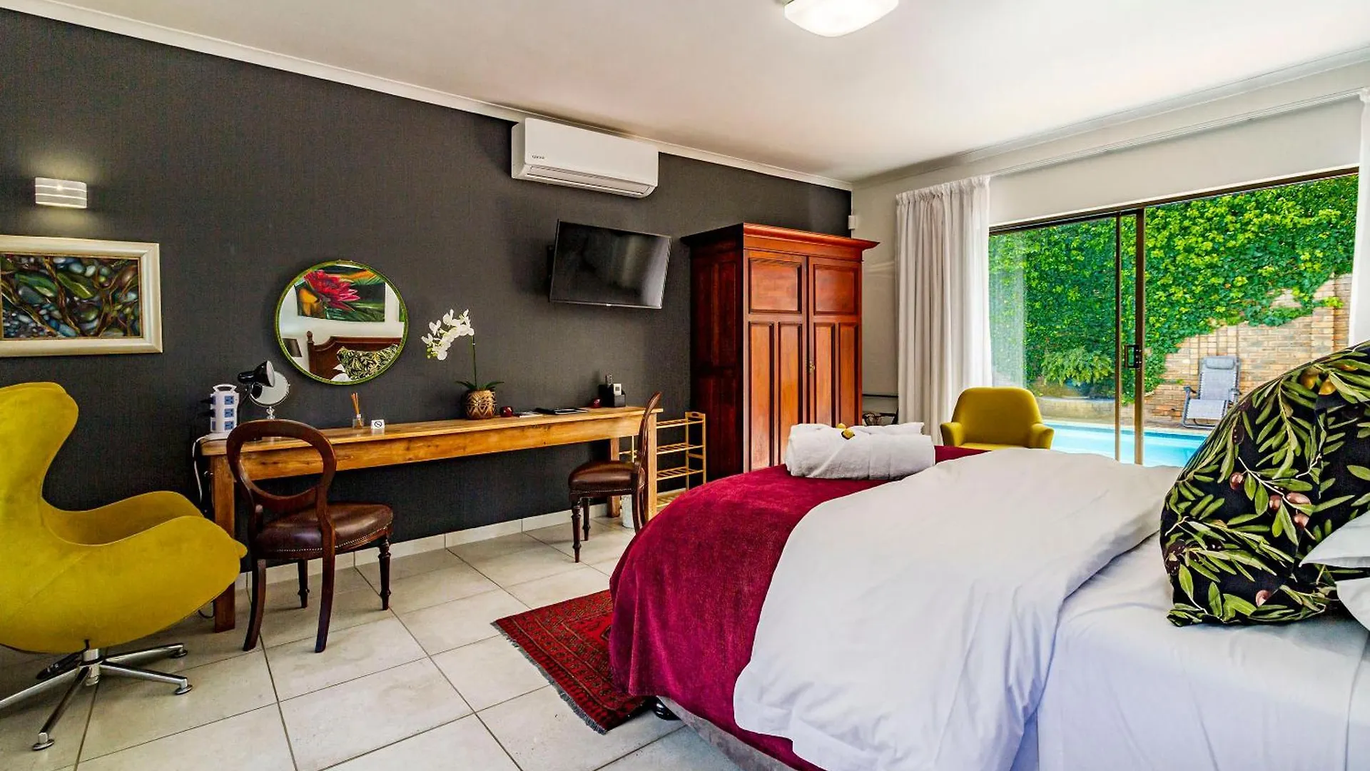 5 Rembrandt Guesthouse Somerset West 0*,  South Africa