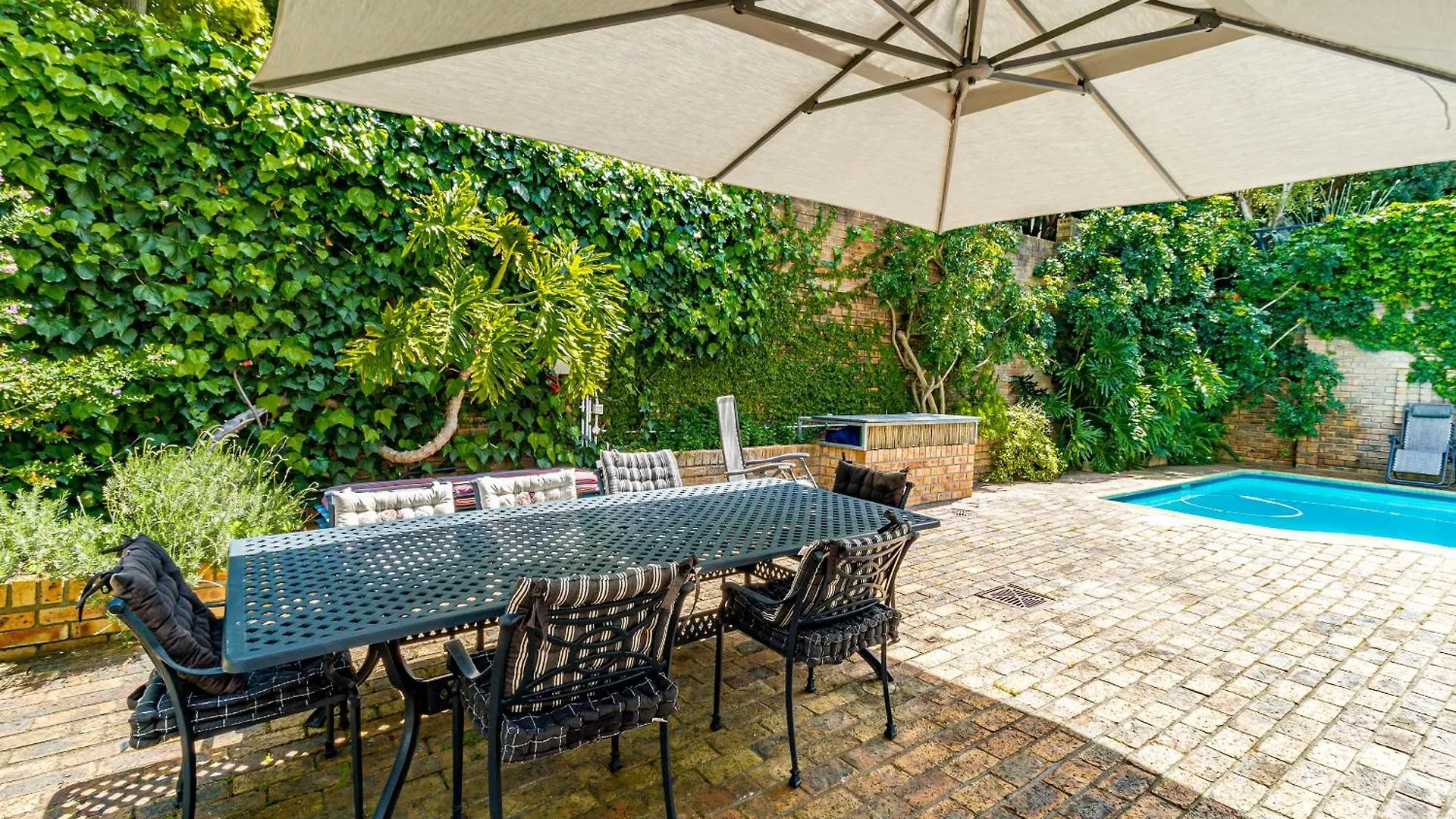 Guest house 5 Rembrandt Guesthouse Somerset West