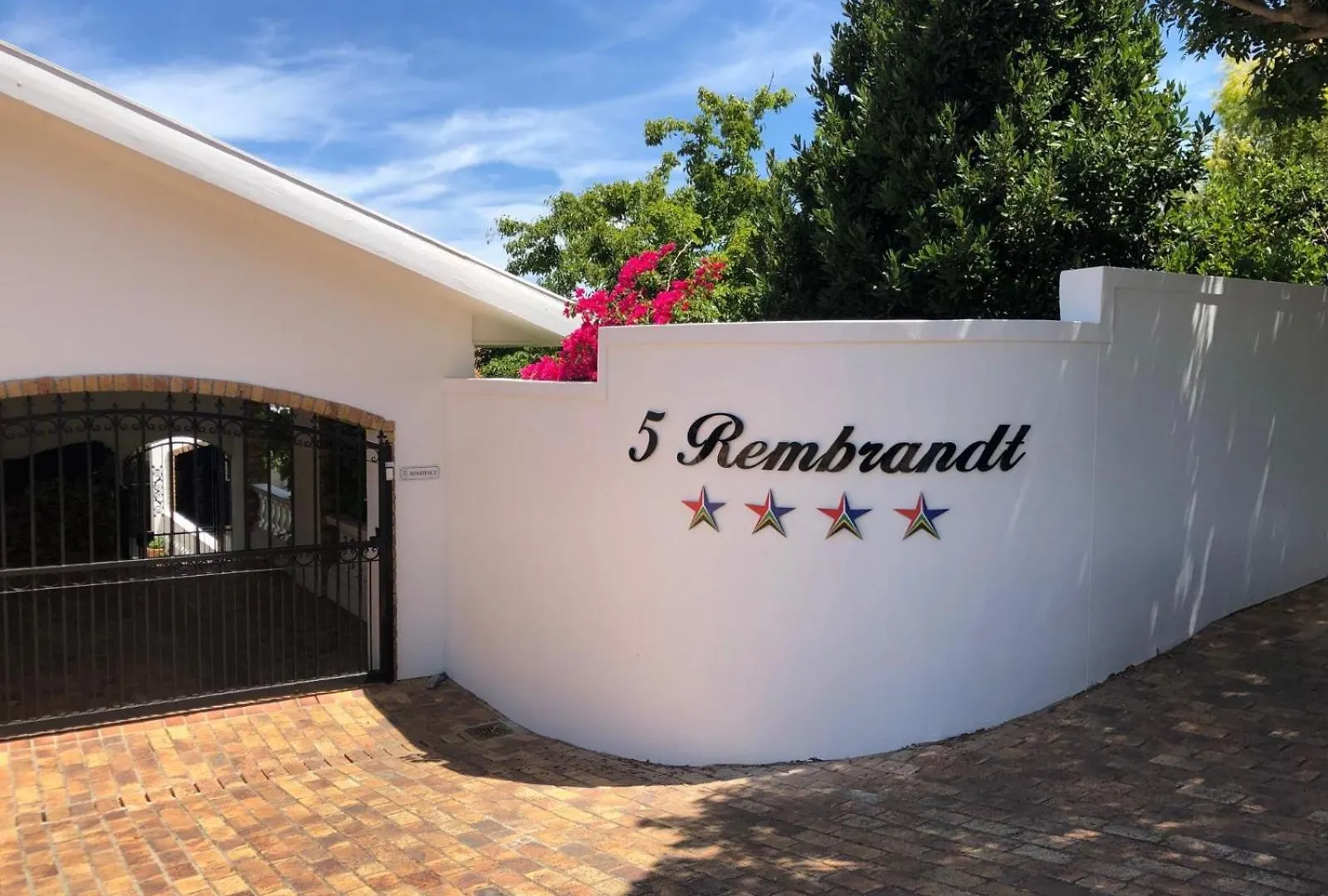 5 Rembrandt Guesthouse Somerset West